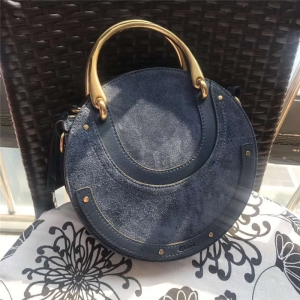 Chloe ޢ 17ﶬ Pixie֭h(hun) ĥɰƴƤ A {(ln)ɫ