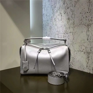 FENDI ҵ  8762 2017¿ ţƤŮʿμ _RʿD yɫ