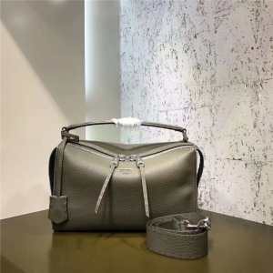 FENDI ҵ  8762 2017¿ ţƤŮʿμ _RʿD ܊Gɫ