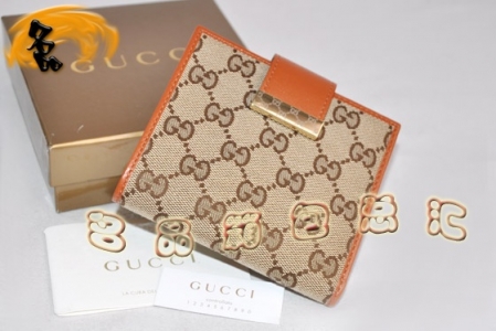 212090 Gucci¿ Guccir(sh)ŮʿX 淫X Gucci̿XA ɫ
