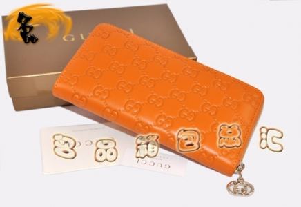 212110 X Gucci¿ Gucciߙn^ţƤŮʿXA GucciL(zhng)X ɫ