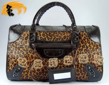 084324 BalenciagaŮ  M(jn)ţƤ(jng)r(sh)Ů ɫ