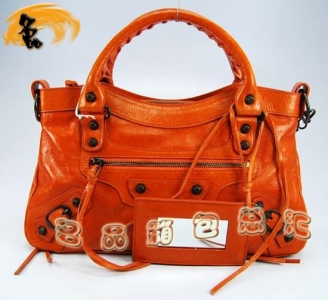 103208  ҙC(j)܇(ch) Balenciagaμ M(jn)Ƥr(sh)Ů  ɫ