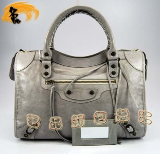 115748L  ҙC(j)܇ Balenciagaμ M(jn)Ƥr(sh)Ů  \ɫ