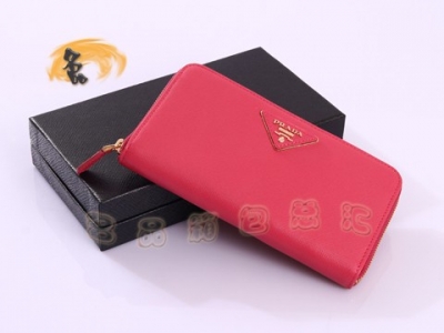 1M0506 Prada¿ PradaʮּyţƤX _(d)L(zhng)XA PradaX õtɫ