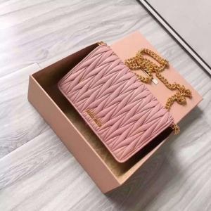 MiumiuбС MiumiuپW(wng)Ů¿Ƥ