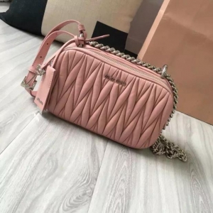 Miumiu 2017پW(wng)¿ ݳƷ MiumiuŮ