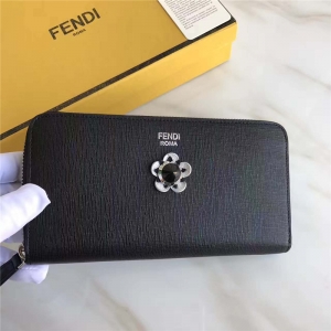 FENDI ҵ СţƤCRAYONS 2017¿ bpɫƤˮLX ɫ