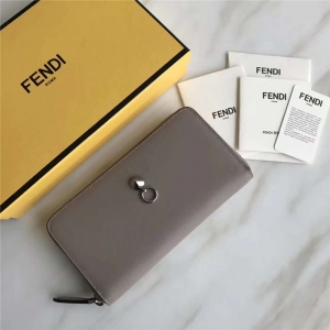 Fendi ҵ 0212 2017O(sh)ӋСţƤLA ٭h(hun) 