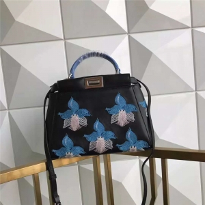 2590 FENDI ҵ Cr(sh)b ֹC б \{(ln)