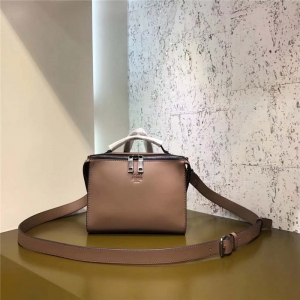 6238 FENDI ҵ L СţƤ ʿ б ɫ