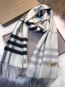 Burberry ͌ 17¿ p ٸиy q ̰ɫ