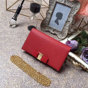 22B875 Ferragamo Ľ ɫVaraY(ji) ๦С t