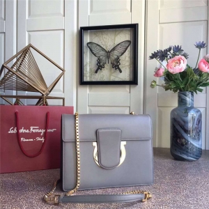 21G671 Ferragamo Ľ h(hun) СţƤ ̖w 朗l {(ln)