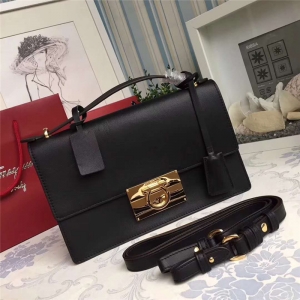 21E099 FerragamoƸĽ (f)ŷ ̖ μ ɫ