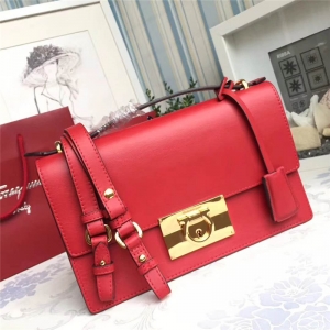 21E099 FerragamoƸĽ (f)ŷ ̖ μ tɫ