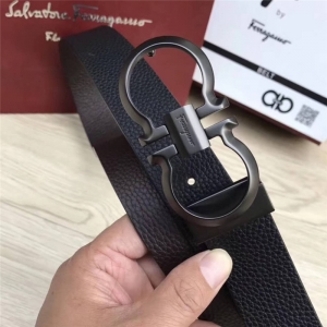 FerragamoĽ pԭƤ ʿb ̄(w)e ֦yڿ