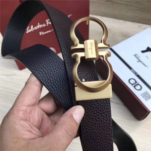 FerragamoĽ pԭƤ ʿb ̄(w)e ֦y