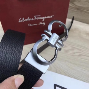 FerragamoĽ pԭƤ ʿb ̄(w)e ֦yy