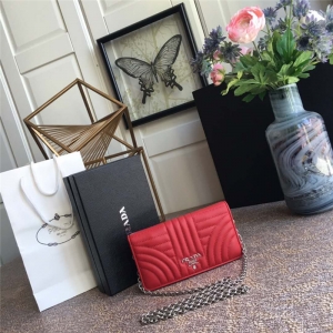 1ZH044 Prada_(d) Wpˇ ֹC ๦ܼ 朗l t