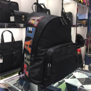2VG066 Prada_(d) Ůÿ M(jn)ڽ㲼 p ɫĸ