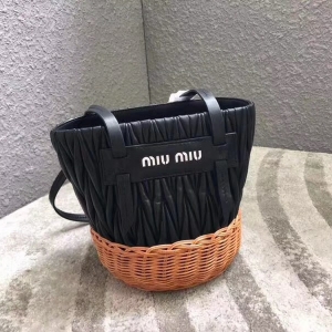 5BE021 MIUMIU(zhun)¿米 СƤ l Ͱΰ ɫ
