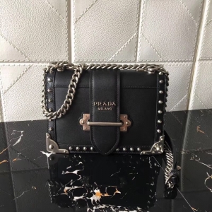 1BD045 Prada cahier ¿ TO(sh)Ӌ(j) _(d)μб ɫ