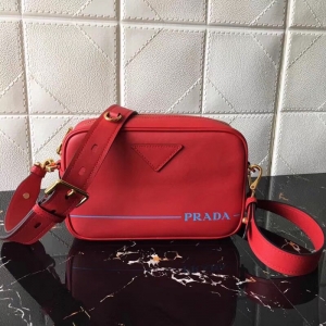 1BH093 Prada_(d) M(jn)ţƤ s _(d)μ tɫ