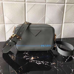 1BH093 Prada_(d) M(jn)ţƤ s _(d)μ ɫ