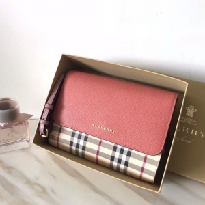 BurBerry͌ (jng)䷭w (zhn)Ry ŷ μб ɫ