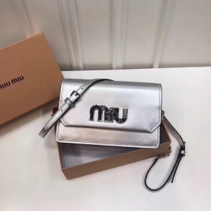 5BH077 MIUMIU (zhun)¿ M(jn)ţƤ i ĸ wС yɫ