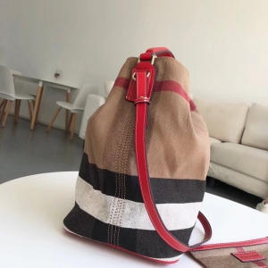 Burberry ͌ˮͰ ִؐ ˮ yɫ{(dio) t