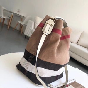 Burberry ͌ˮͰ ִؐ ˮ yɫ{(dio) ׎