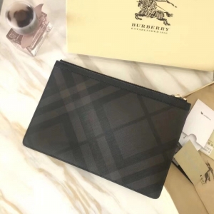 Burberry͌ House yƴyƤ ռ{ ڷ