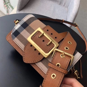 BurberryŮ ͌Ů W(wng)tӰ ͌ Burberryμ ɫ