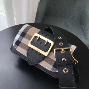 BurberryŮ ͌Ů W(wng)tӰ ͌ Burberryμ ɫ