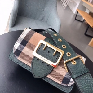 BurberryŮ ͌Ů W(wng)tӰ ͌ Burberryμ Gɫ