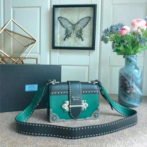 1BD045 Prada Cahierִ m͢ СţƤŮ  _(d)μ Gɫ