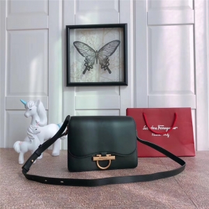 21H321 Ferragamoִ ﶬ(f) Gancinii ƸĽŮ w ɫ