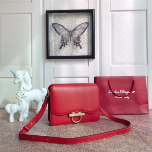 21H321 Ferragamoִ ﶬ(f) Gancinii ƸĽŮ w t