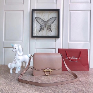 21H321 Ferragamoִ ﶬ(f) Gancinii ƸĽŮ w 