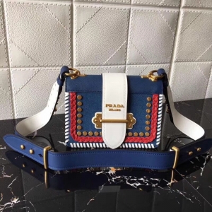 lBD045 pradaŮ _(d) _(d)μ prada¿ {(ln)ɫ