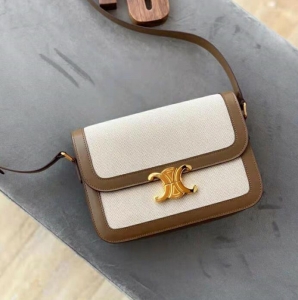 Celine ِŮ Triompheϵ pCS~i ̖(ho) ɫ