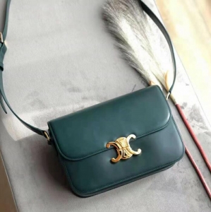 Celine ِŮ Triompheϵ pCS~i ̖(ho) Gɫ