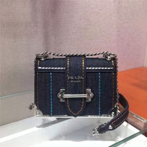 1BD045 Prada cahier  g澀(xin)O(sh)Ӌ(j) ִ _(d)μб 