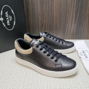 4E3544 Prada2020¿Ь PradaƤ\(yn)Ь _(d)eЬ ɫ