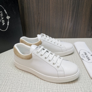 4E3544 Prada2020¿Ь PradaƤ\(yn)Ь _(d)СЬ eЬ