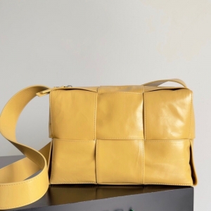 Bottega Veneta  IntreccioܛƤб BV ArcoC(j) ɫ