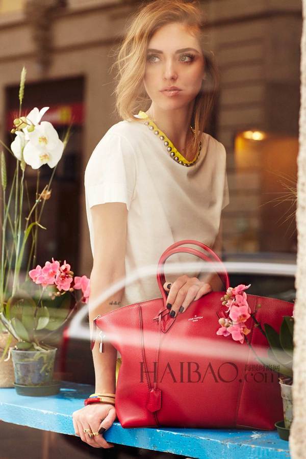 rв· (Chiara Ferragni) [ȫ··LV (Louis Vuitton) LockitϵִƬ