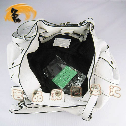 1811 Prada¿ PradarŮ PradaŮʿ Prada(jng)μ